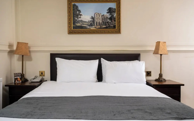 Antelope Hotel by Greene King Inns