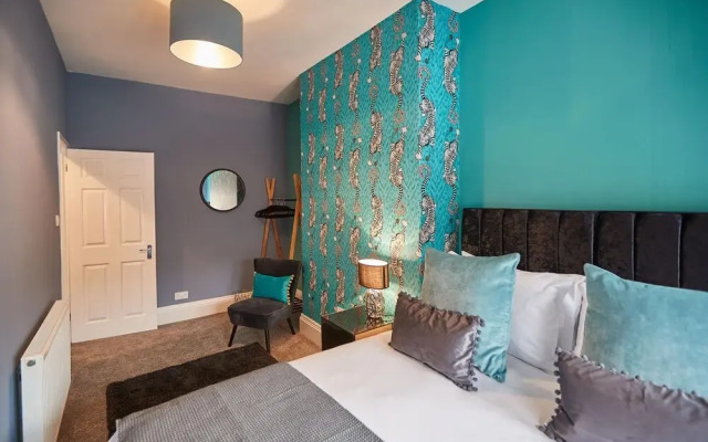 Fly Away Ruby in Saltburn-by-the-sea