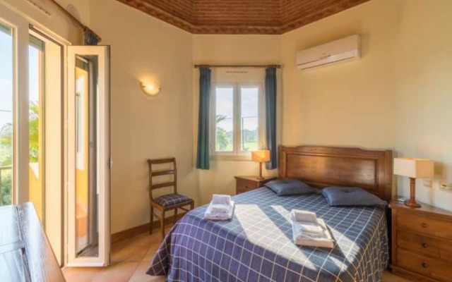 Villa - 4 Bedrooms with Pool and WiFi - 102546