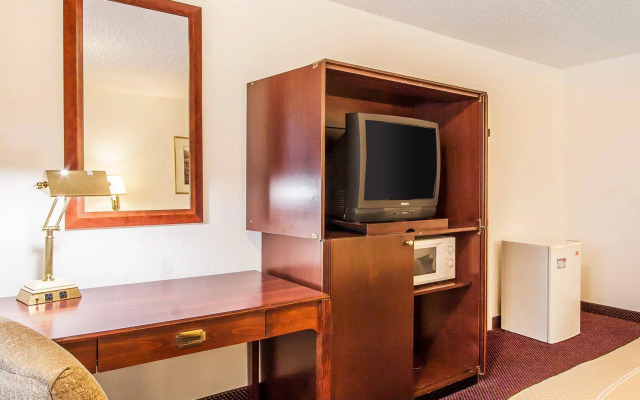 Rodeway Inn & Suites Hwy 217 & 26 W