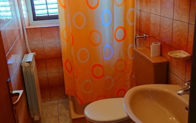 Beautiful Apartment With Balcony on Island Rab