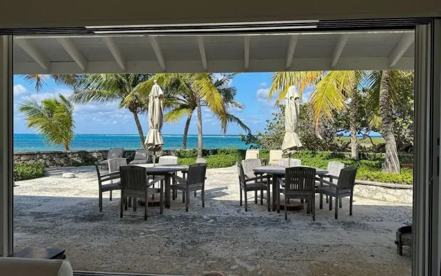 Shangri-La Serenity: Beach Villa With Views
