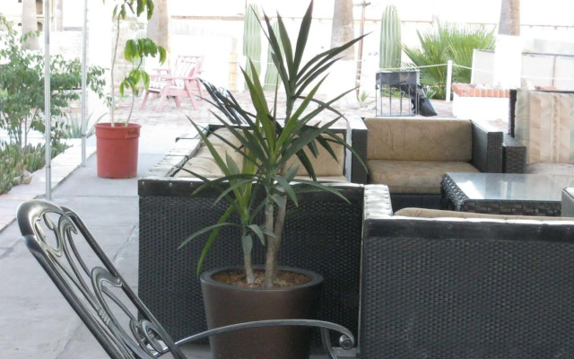 Las Palmas Hotel