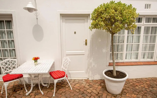 Le Ballon Rouge Guest House