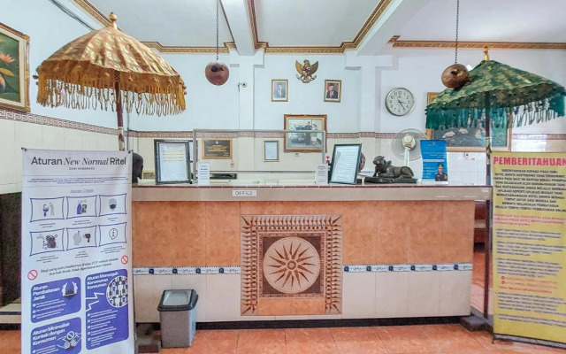 Hotel Shinta 2 near Alun Alun Kertosono