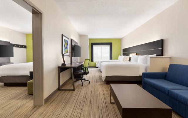 Holiday Inn Express & Suites Shawnee, an IHG Hotel