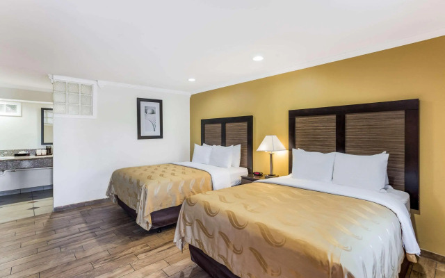 Mount Vernon Inn Escondido Downtown