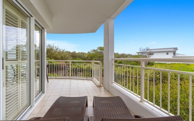Resort On The Beach 6126-27