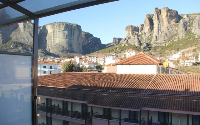 Alexiou Hotel