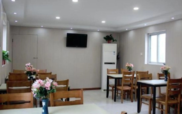 Jun Hotel (Shenqiu Zhaofeng Avenue)