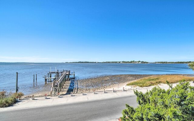 Oceanfront Oasis in Cedar Key w/ 2 Balconies!