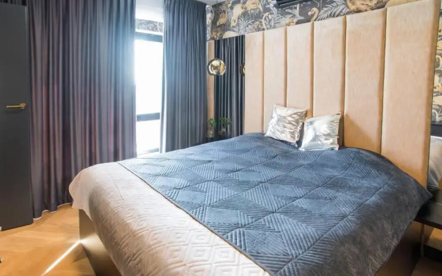 Luksusowy penthouse z jacuzzi i widokiem na morze