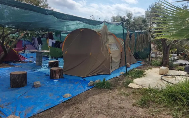 Aree tende presso la casa in campagna di Ottavia