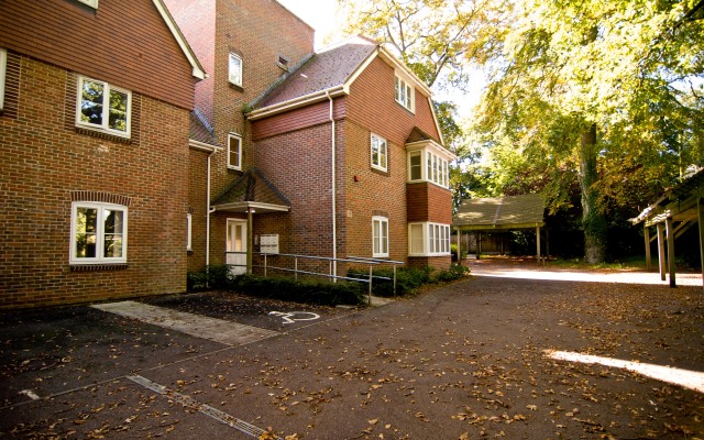 Room and Roof Southampton Apartments