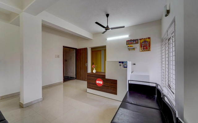 OYO Flagship 80521 Senthamizh Residency
