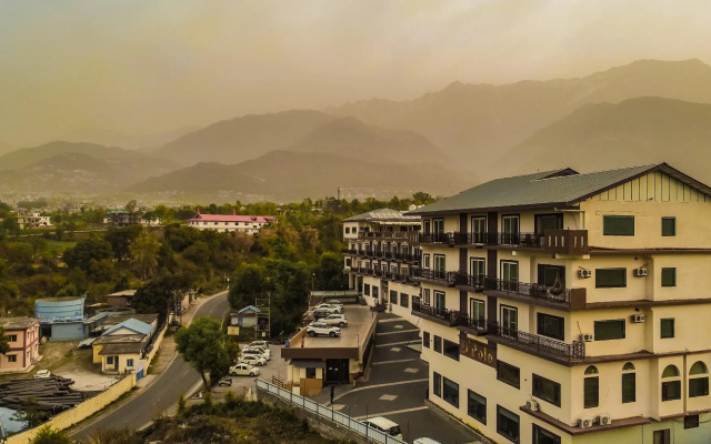 D'Polo Club & Spa Resort