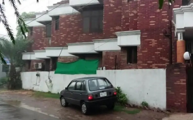 Royal Palace Hotel Lahore