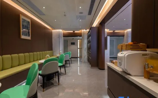 EzzI Hotel
