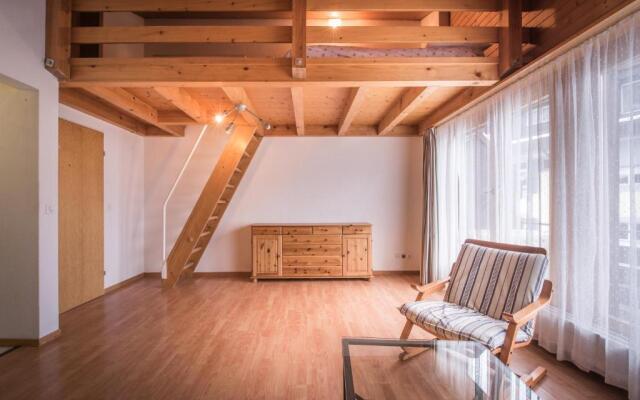 Central Wengen Wonderland: Mezzanine Studio for 4