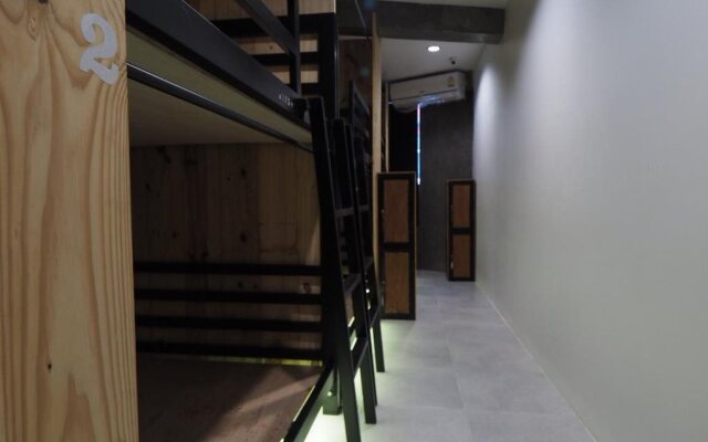 Luck-Yimm Hostel - Adults Only