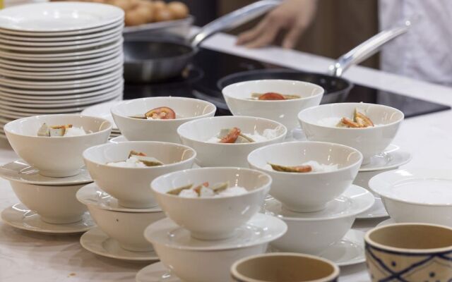 Miracle Luxury Hotel