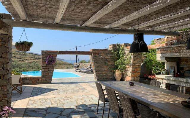 Relax Joy Villa - Easy Beach Access 150m Away
