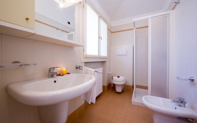 Porto Letizia Tulipano 7