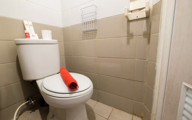 Comfort 2BR with Pool View Green Pramuka City Apartment