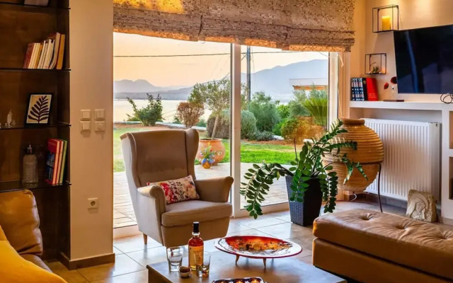 Sunset Paradise - Verga s Ultimate Seaview Getaway