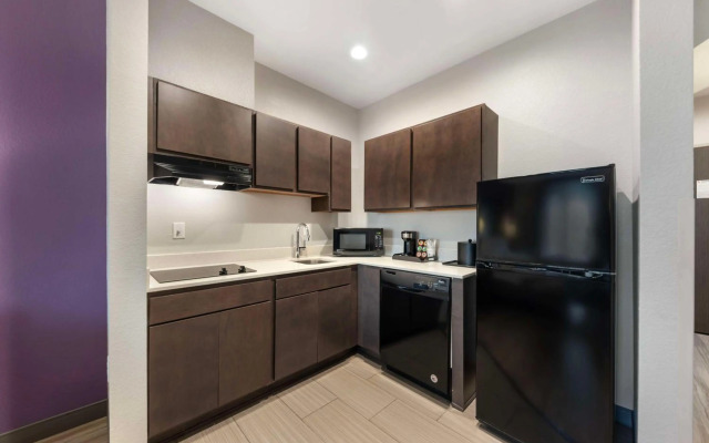 Best Western Plus Buda Austin Inn & Suites