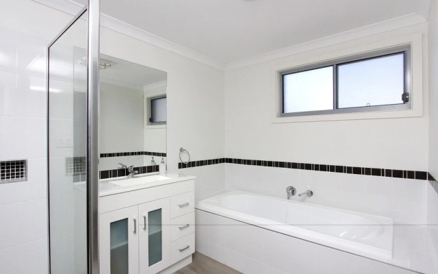 47 Anderson with Pool in Cowes