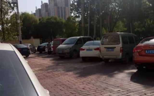 Cangzhou Global B & B