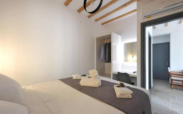 Droufakos home - Lux seafront apt