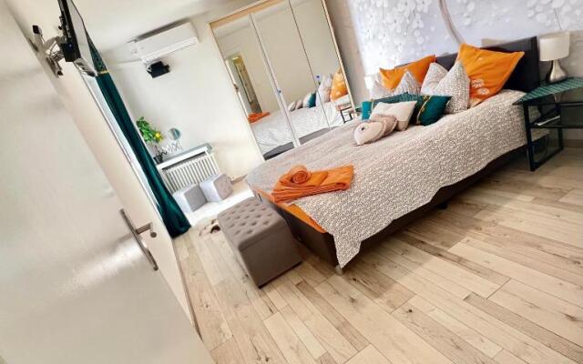 Fabulous Lakeside Family Apartment | 4 Rooms
