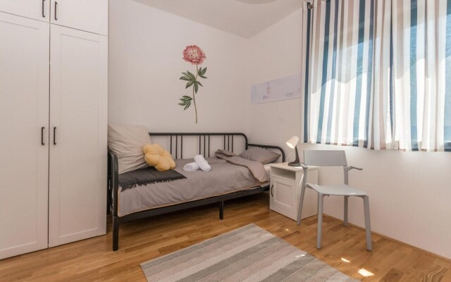 Beautiful Apartment in Sukosan With 2 Bedrooms and Wifi