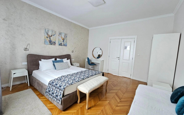 Urban Downtown Apartment