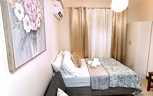 Condo in Lapu-lapu wd 3 Pools/free Wifi&netflix