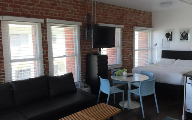 Venice Breeze Suites