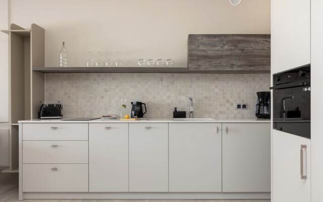 Solaris 25 m to the Beach by Renters