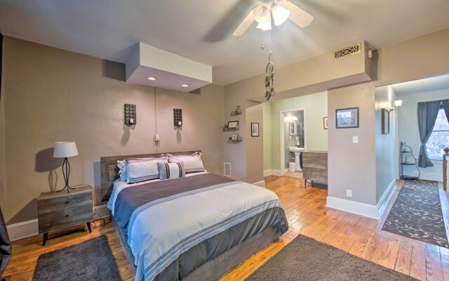 Harrisburg Retreat w/ Deck, Balcony & Grill!