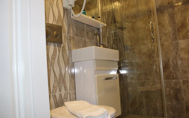 Ararat Hotel