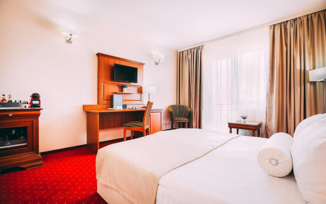 Hotel Athos Rmt