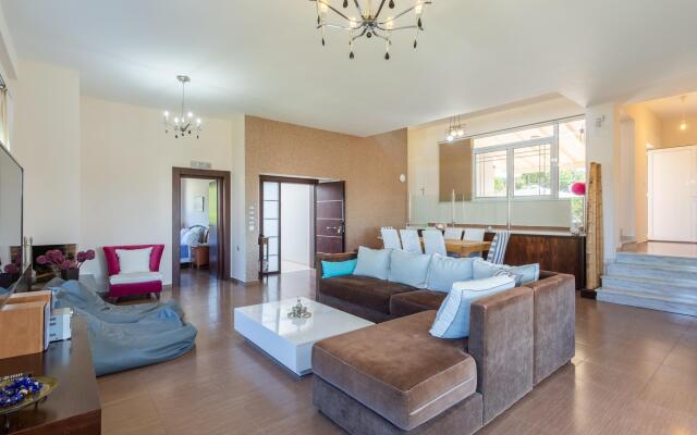Villa Thetis Large Private Pool Walk to Beach Sea Views A C Wifi Car Not Required Eco-friendl - 2302