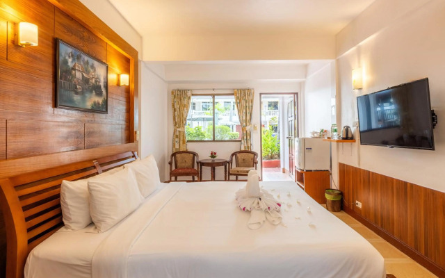 The Expat Hotel