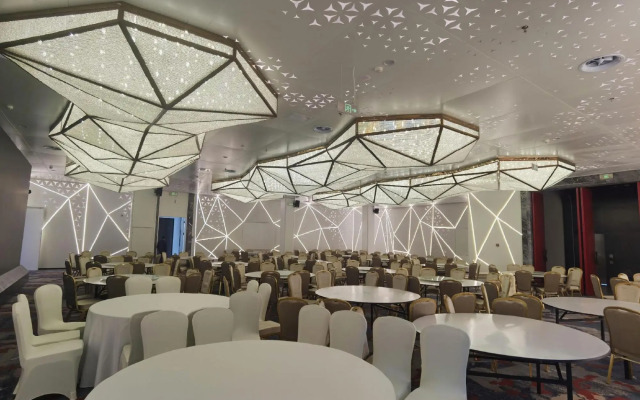 Huada Hotel