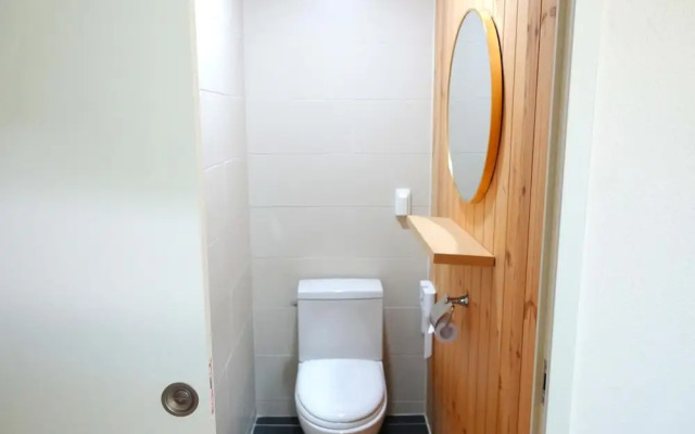 Jeju Eltzutown Pension