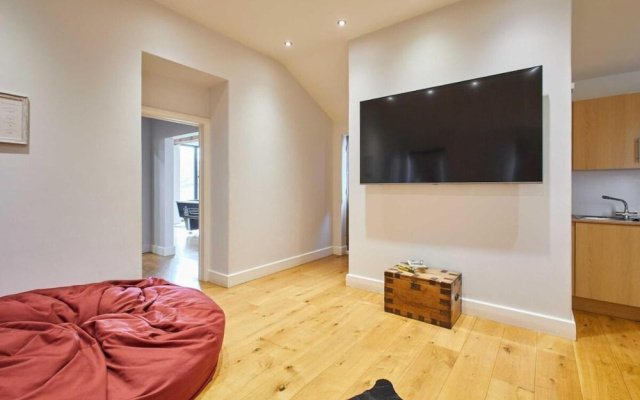 Host Stay Coed Barn