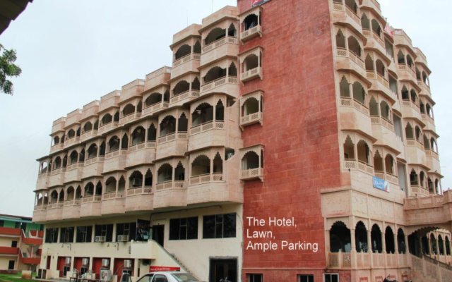 Hotel Amit Palace