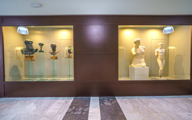 Macaris Suites and SPA