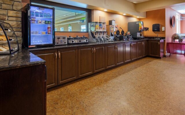 Crandon Inn and Suites